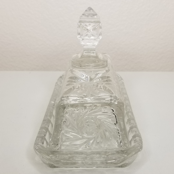 Eleanor American Cut Quarter Pound Covered Butter Dish Pinwheel Pattern - Picture 4 of 14